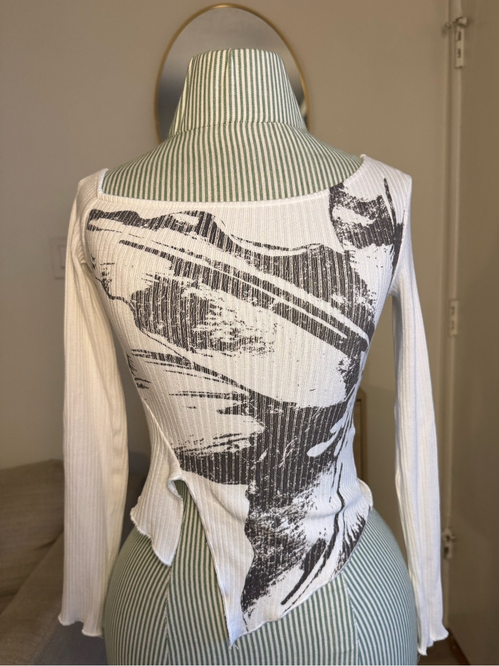 Bershka Y2K Asymmetrical Graphic Long Sleeve Top XS